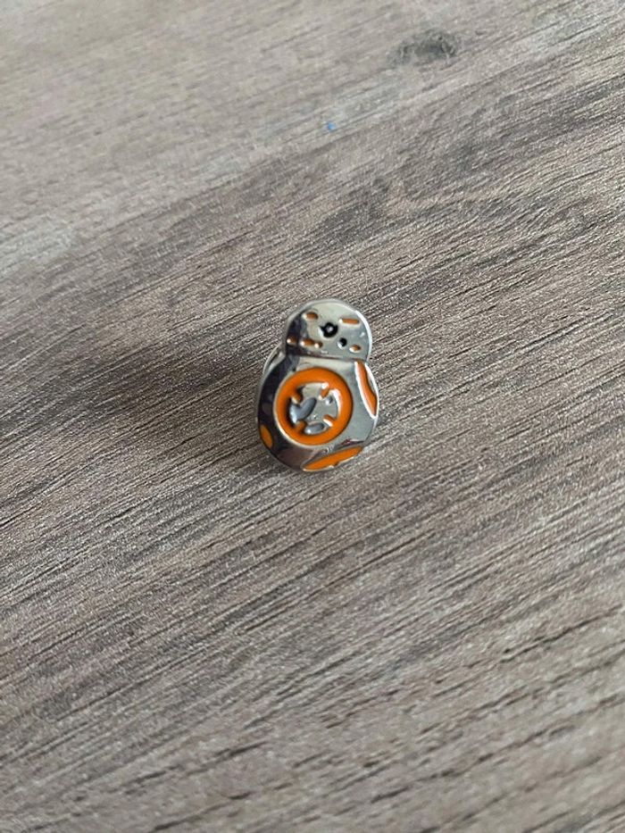 Pins Disney Star wars BB-8 mini taille