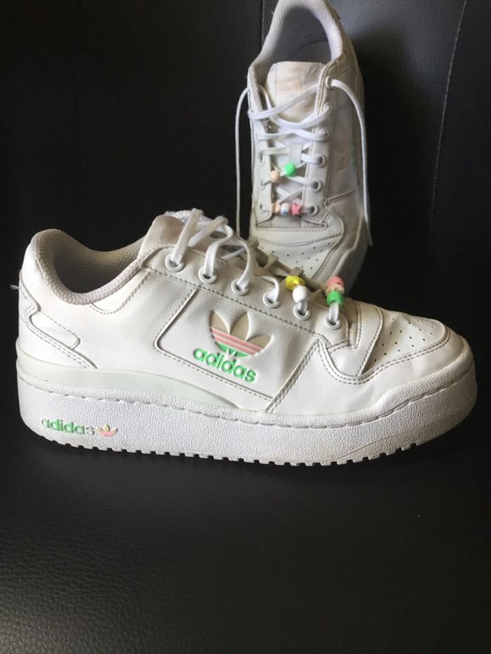 Baskets Adidas fille taille 38 blanches
