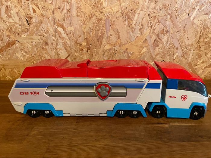 Idée cadeau 🎁 Camion Pat Patrouilleur 2 en 1 True Métal de la Pat Patrouille avec 3 véhicules - photo numéro 17