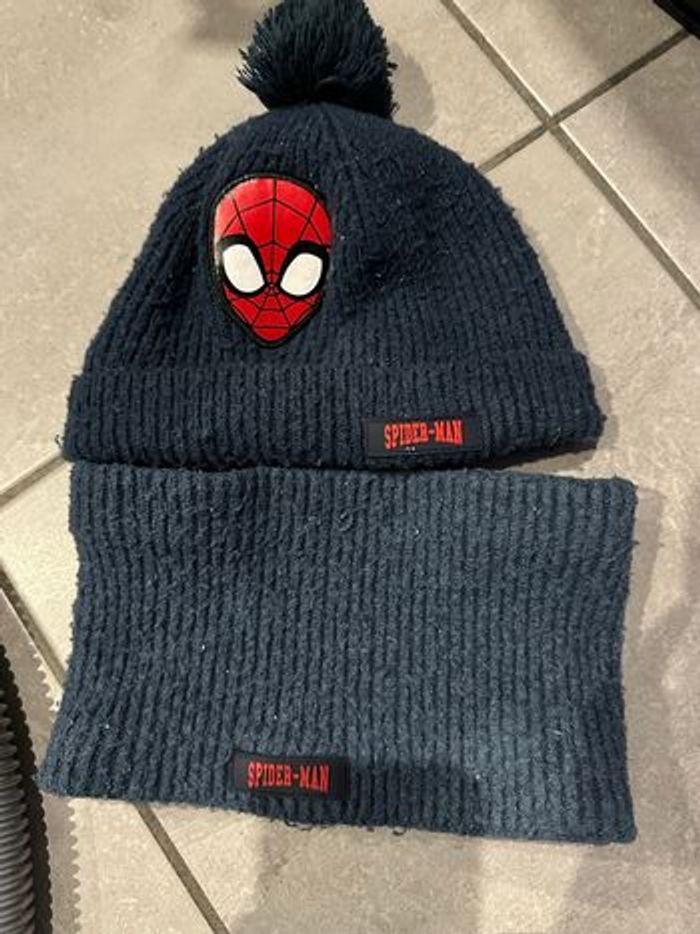 Tour de coup et bonnet