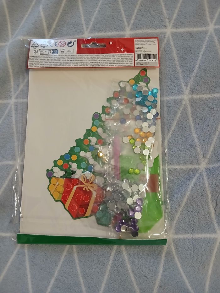 Kit créatif: Sapin à décorer avec perles diamant plate - photo numéro 5