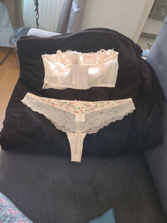 Ensemble beige fleurie - photo numéro 4