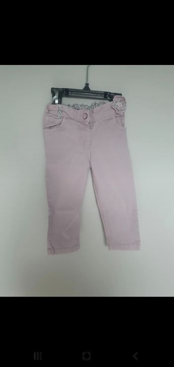 Jeans rose clair petite fleur a la ceinture 2 ans  c&a