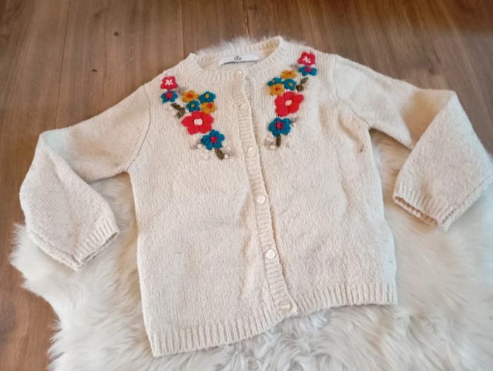 Ensemble fille idéal rentrée 5 ans jean Vertbaudet + gilet m&s mode - photo numéro 7