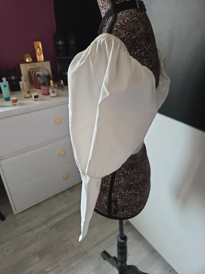 Jolie top blanc de chez Zara en taille S - photo numéro 3