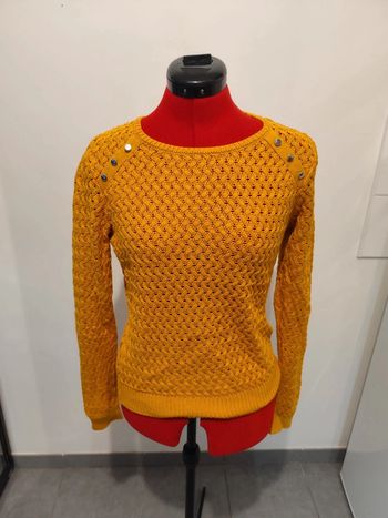 Pull en maille moutarde