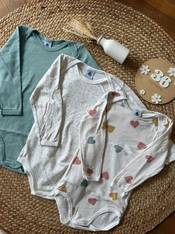 Lot 3 bodies cœur Petit bateau - taille 36 mois