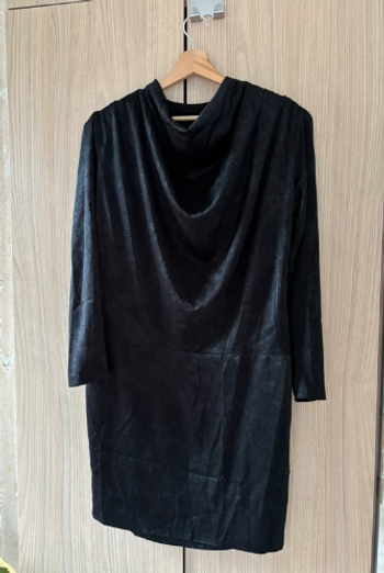 Robe noire nacrée col bénitier – Taille L – Pièce unique cousue main
