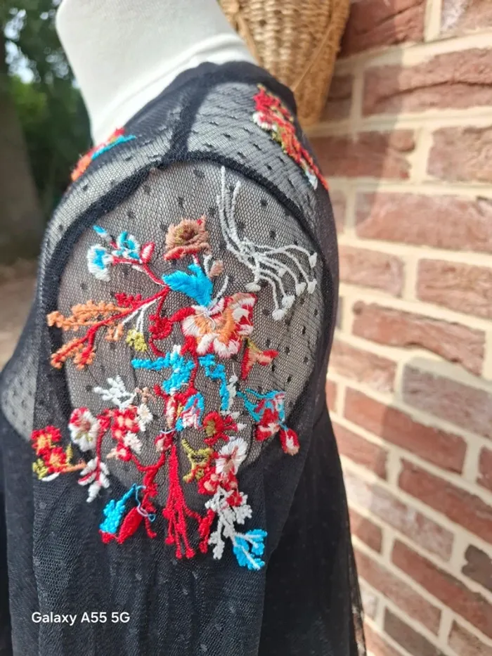 Haut broderie florale Bershka - photo numéro 7