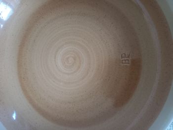 Assiette creuse vintage en véritable grès de Bourgogne – Sarreguemines – Ø 19 cm – Signée BP