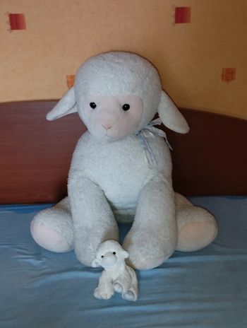 Grosse brebis peluche