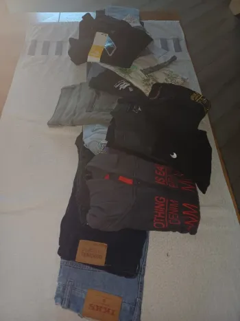 Lot de vêtements garçons 12 Ans.