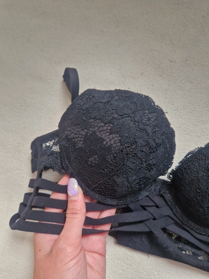 Jolie soutien-gorge noir en dentelle undiz taille 85A - photo numéro 4