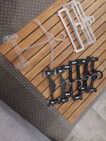 10 cintres pinces enfants