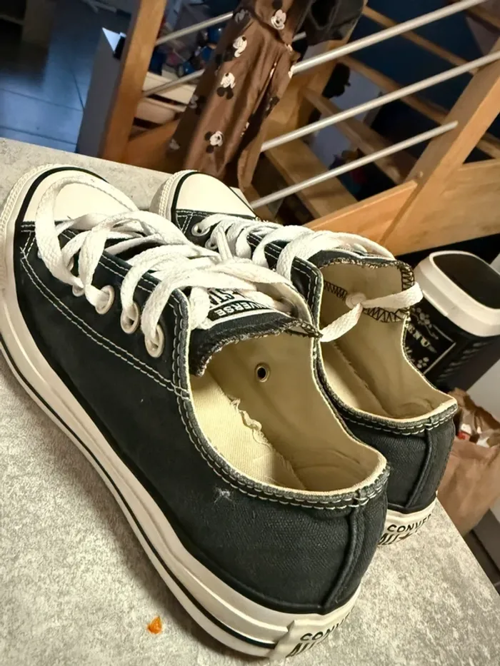 Converses noires - photo numéro 4
