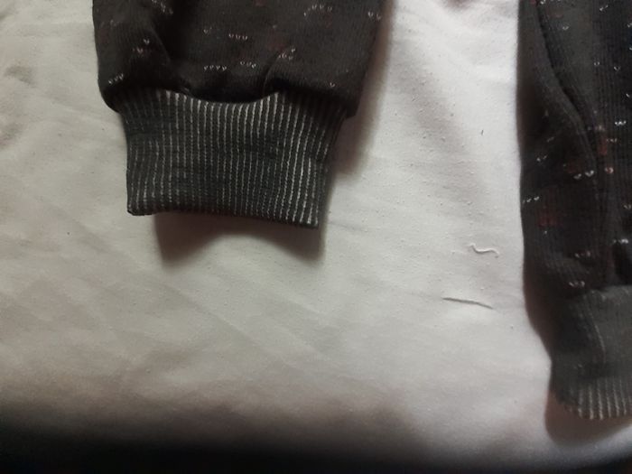 Pull léger gris foncé à petits motifs - photo numéro 5