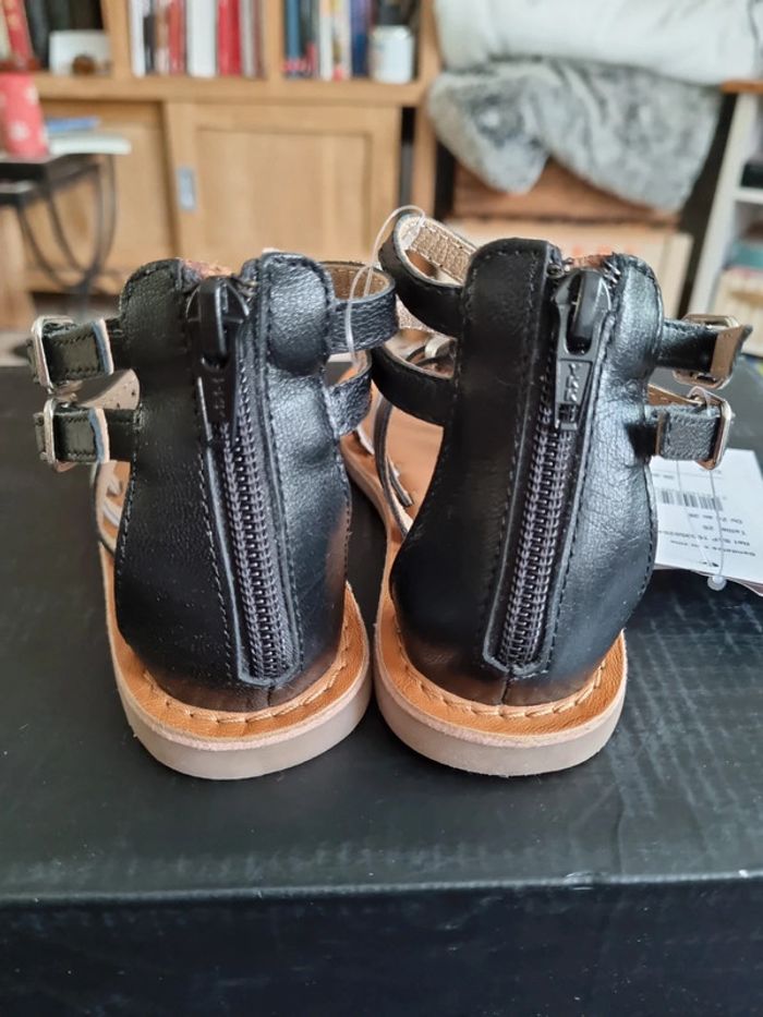 Sandales cuir Vertbaudet neuves taille 26 - photo numéro 4