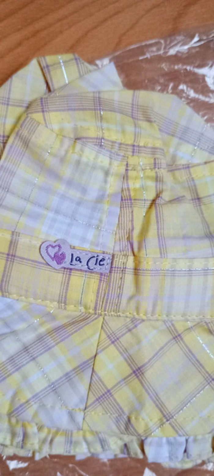 Chapeau jaune T 1 neuf - photo numéro 3