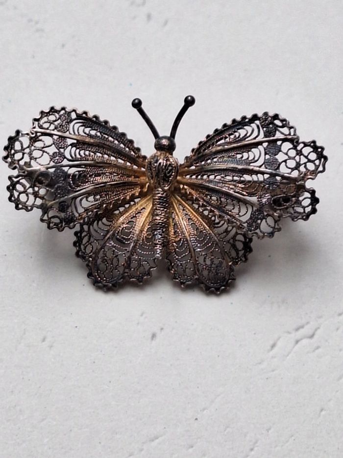 Broche en argent filigrané en forme de papillon - photo numéro 2