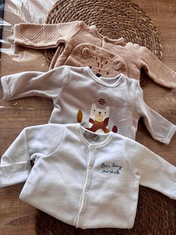 Lot 9 pyjamas 