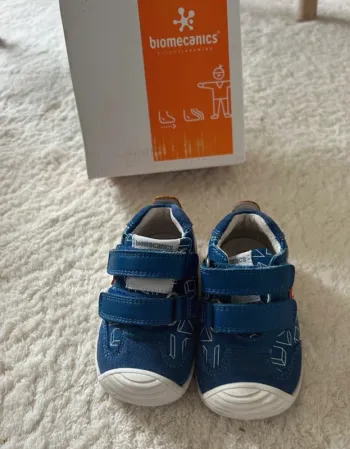 Chaussures premier pas bébé