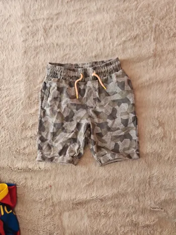 Short militaire neuf