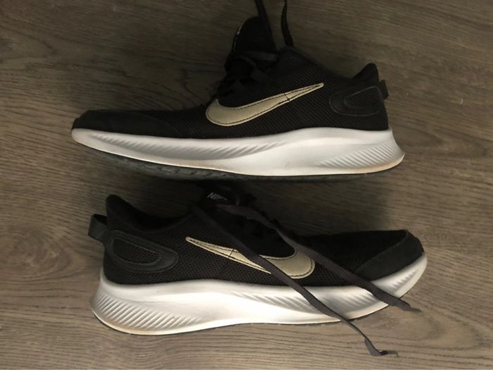 Baskets Nike femme excellent état - photo numéro 5
