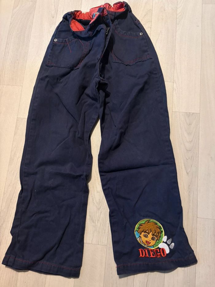 Pantalon bleu marine Diego 8 ans très bon état