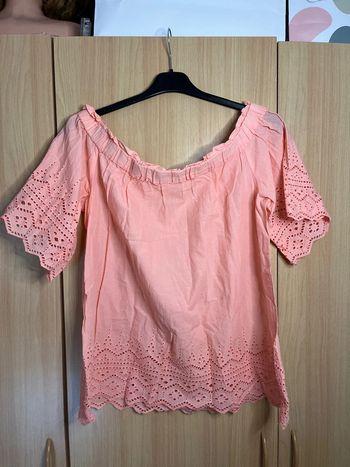 Top rose épaule dénudée