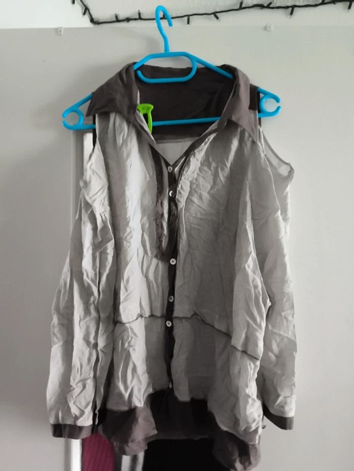 Chemise épaule nue 38/40 che
