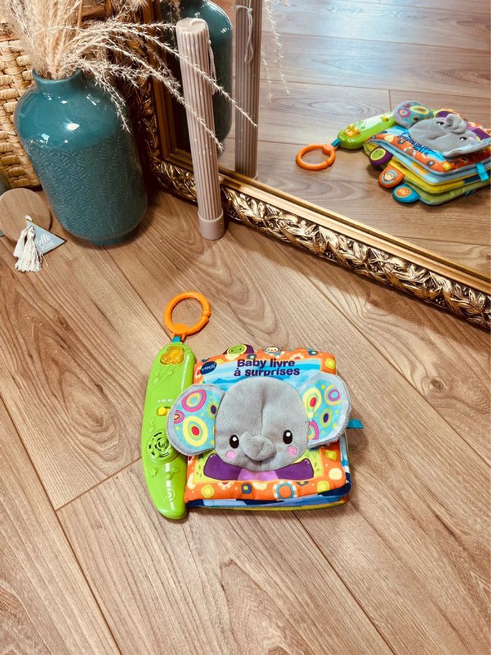 Livre souple musical et sensoriel Vrech đź’™