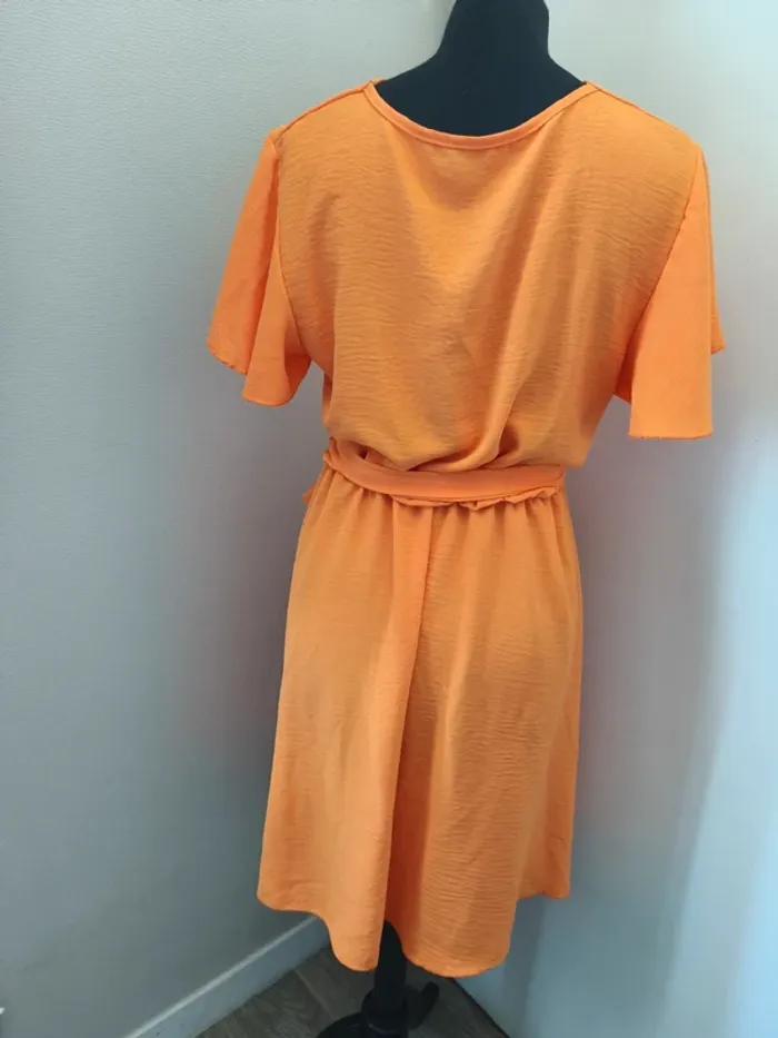Robe avec ceinture 40/42 - photo numéro 3