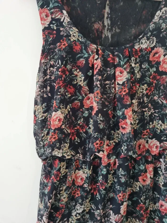 Robe d'été fleurs et dentelle neuve - photo numéro 2