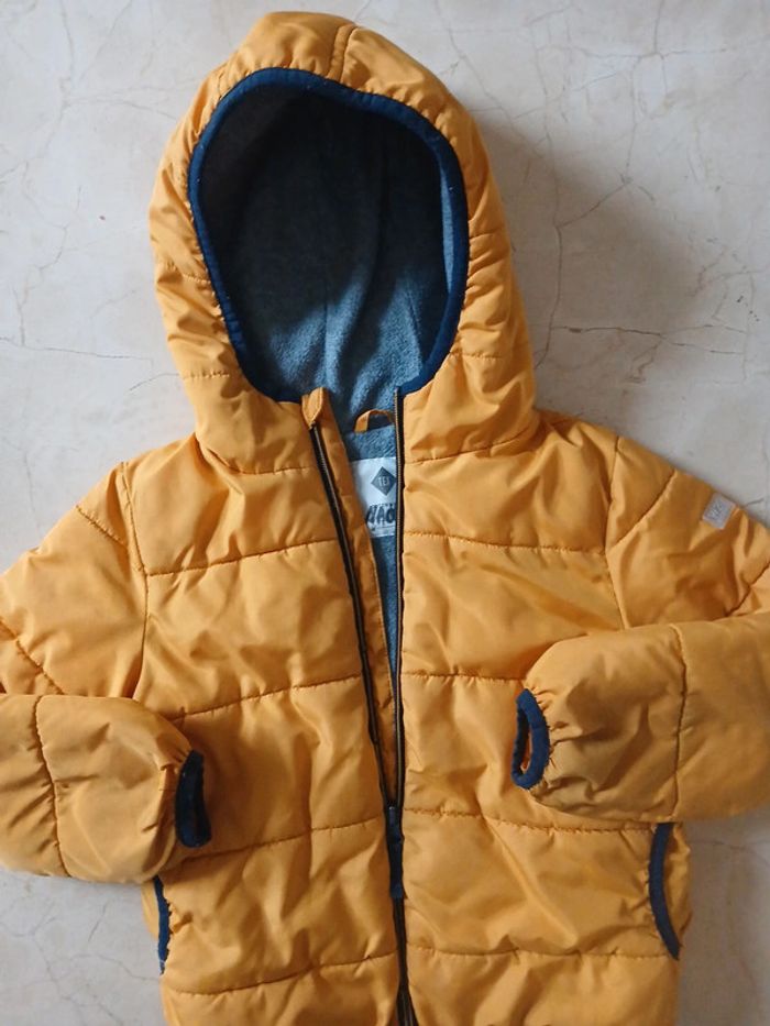 Doudoune à capuche taille 5-6 ans 🌺 - photo numéro 2