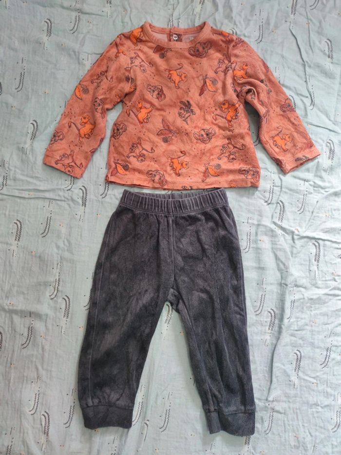 Pyjama 2 pièces velours simba le roi lion T.24 mois