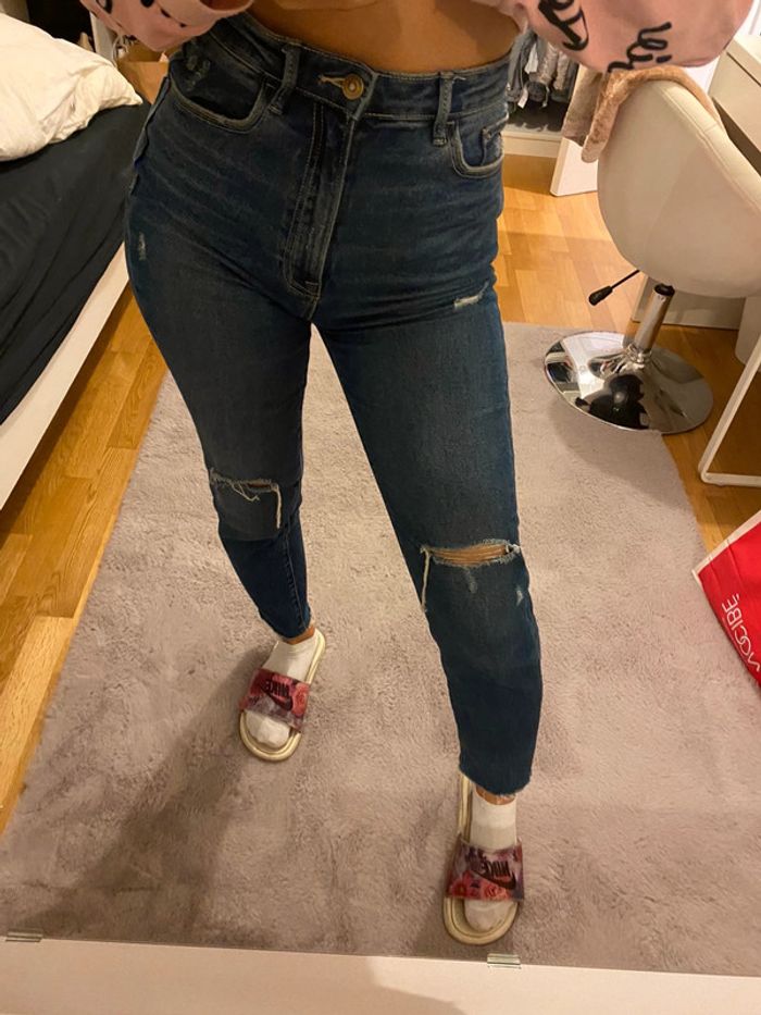 Jean mom bleu taille haute trouée stradivarius 36 - photo numéro 3