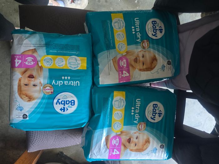 Paquets de couches neuf