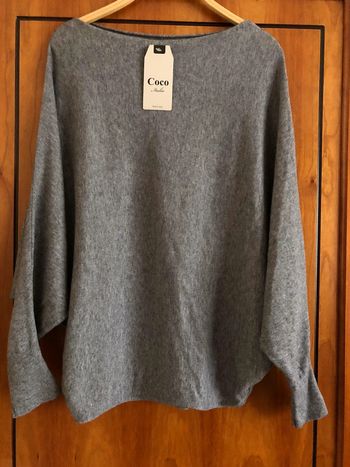 Pull gris doux neuf avec étiquette Made in Italy