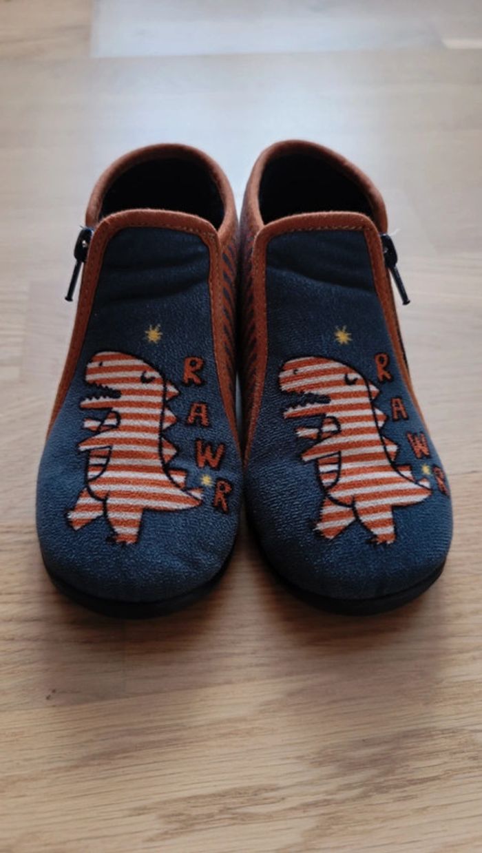 Chaussons T. 26 - photo numéro 2