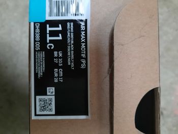Nike Air Max motif en taille 28 neuve