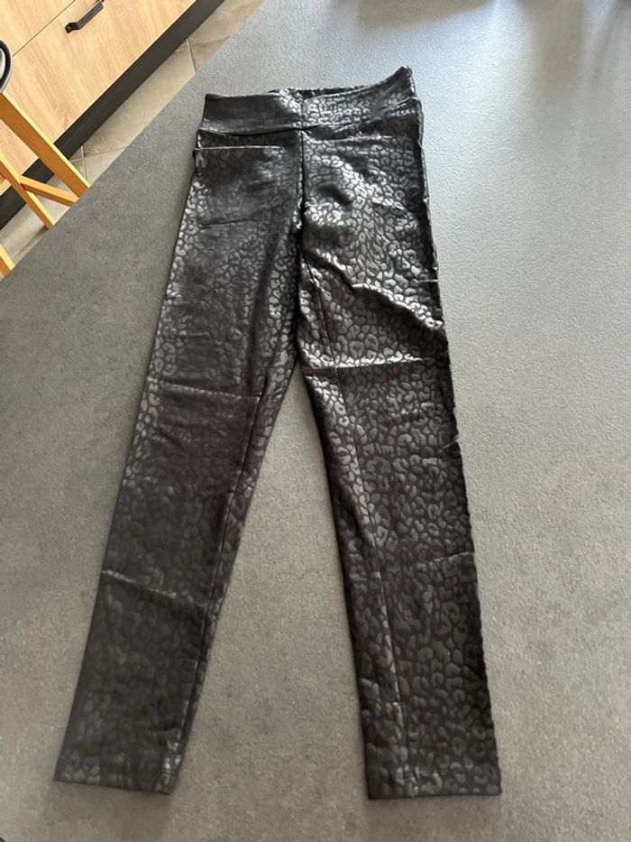 Legging simili cuir effet léopard taille S