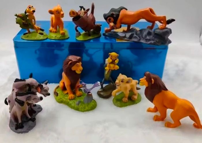 Lot de 9 Figurines Le Roi Lion.  Neuf