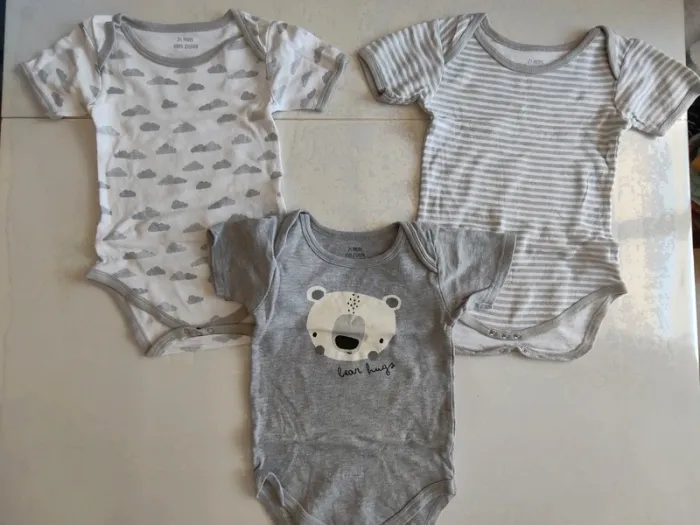 Gros lot body manches courtes 23/24 mois - photo numéro 2