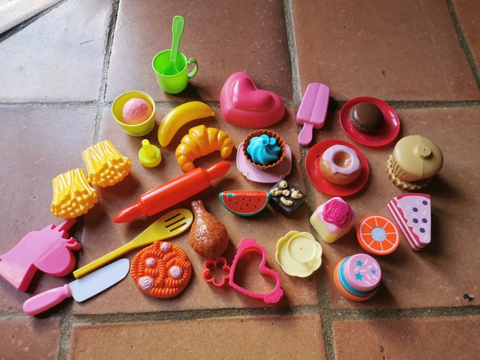 Lot de jouets en plastique et bois cuisine, fruits et légumes - photo numéro 5