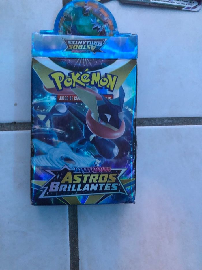 Vieille boite pokemon - photo numéro 2