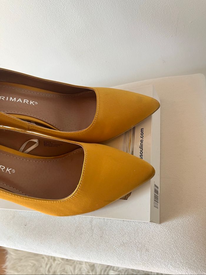Escarpins satin moutarde Primark T39 BE 🍯 - photo numéro 3