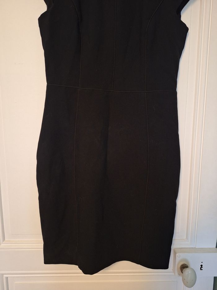 Robe noire - photo numéro 3