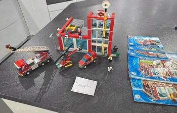 70 € Lego 60004 city avec les 5 notices + la boite