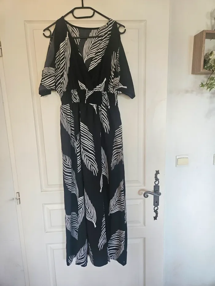 Robe noire neuve avec plumes - Shein