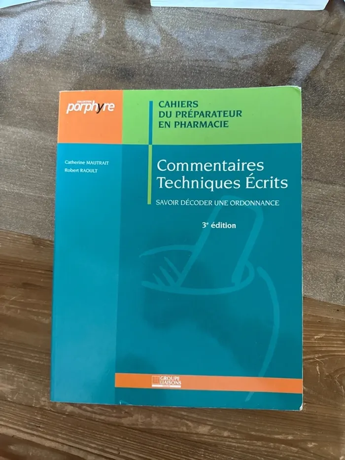 Livre commentaire technique, écrit, troisième édition